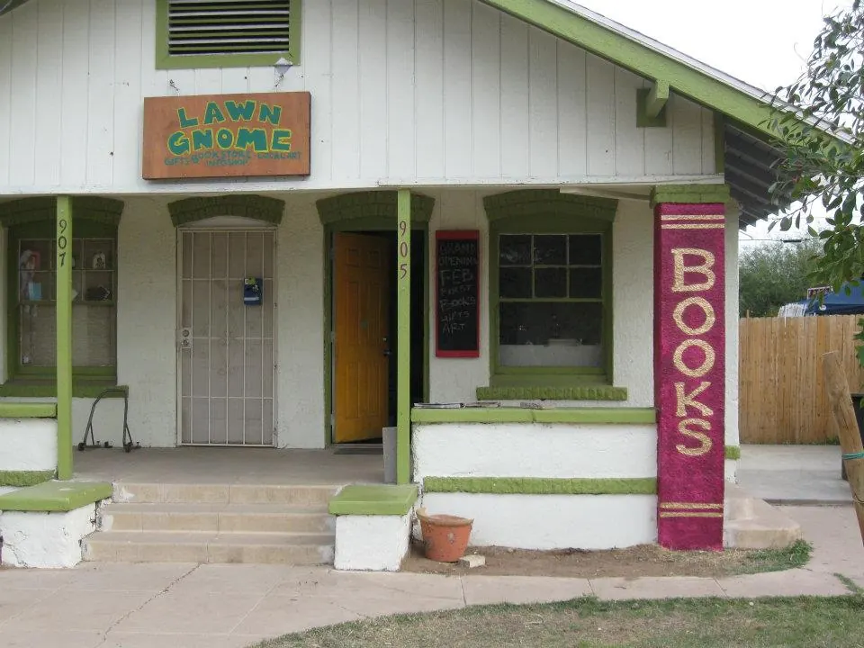 Lawn Gnome Publishing archive photograph