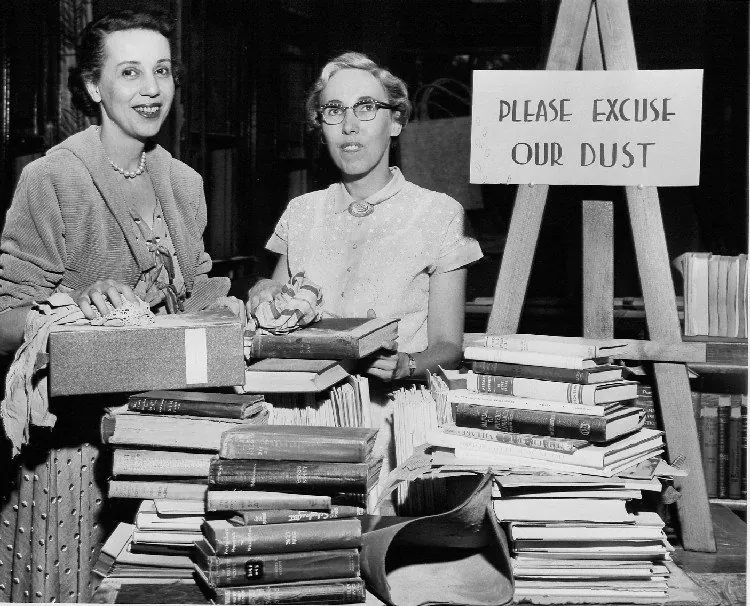 Lawn Gnome Publishing archive photograph